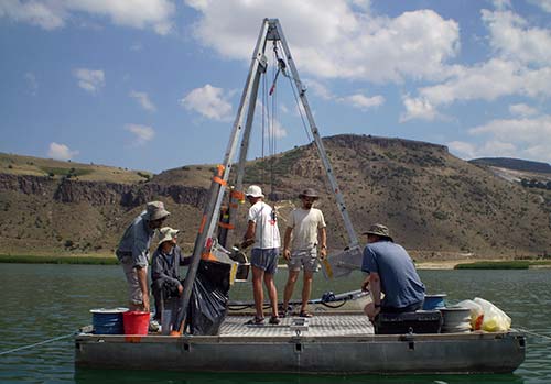 Obtaining climate information in a Mediterranean lake